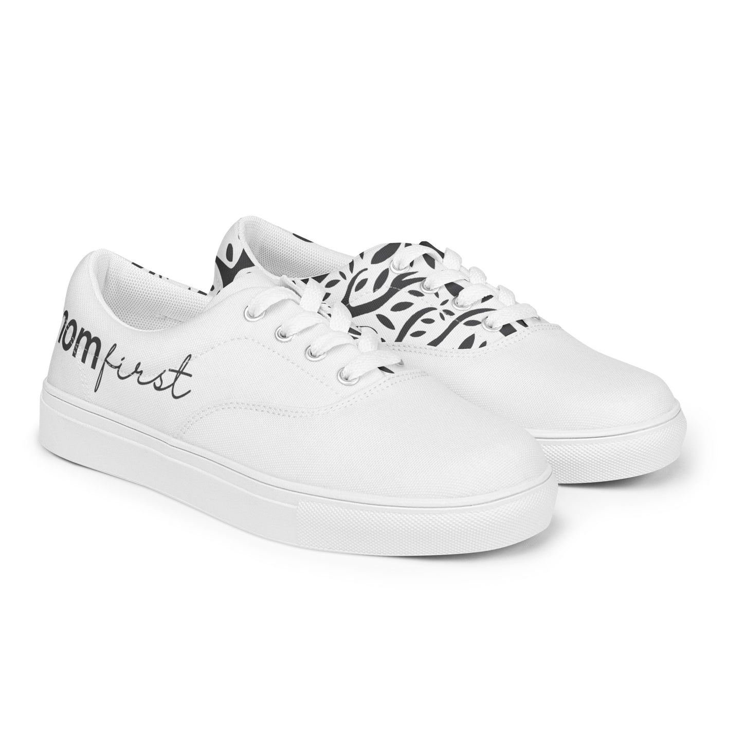 Women’s lace-up canvas shoes